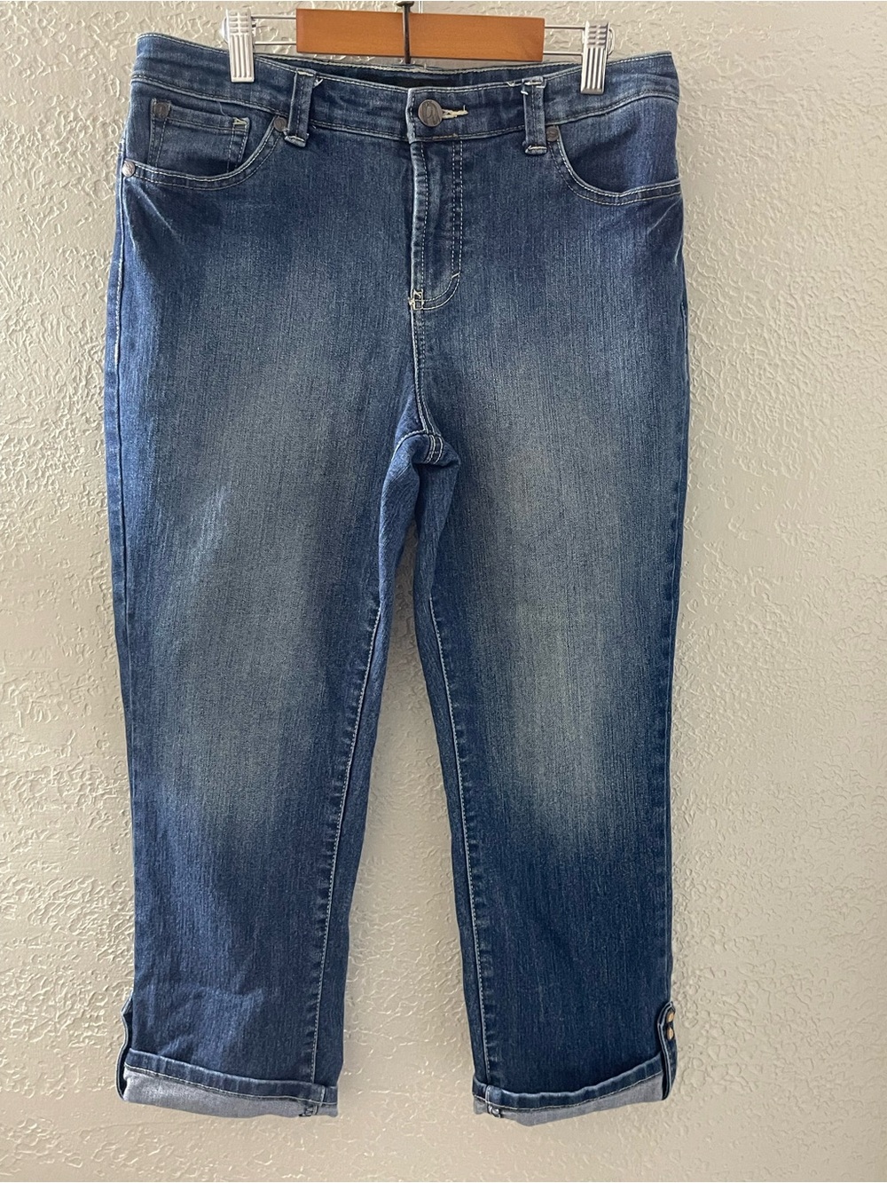 Nine West Women’s Medium Blue Cropped Jeans with Cuffed Hem Size 8 - Picture 1 of 9
